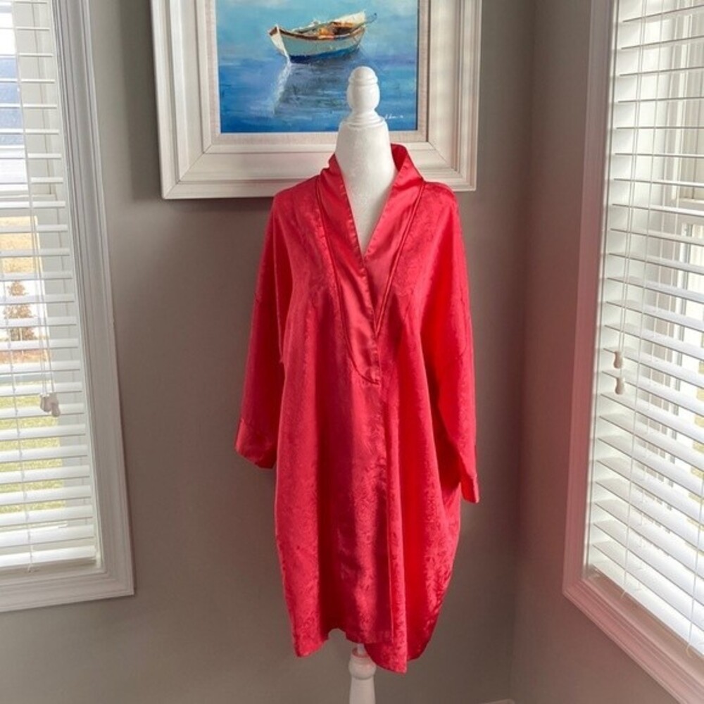 Victoria’s Secret Vintage Satin Gold Label Coral Embossed Robe OS